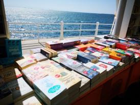 Cea de-a VI-a ediție a târgului „Valuri de Carte” se desfășoară la Constanța (galerie foto)