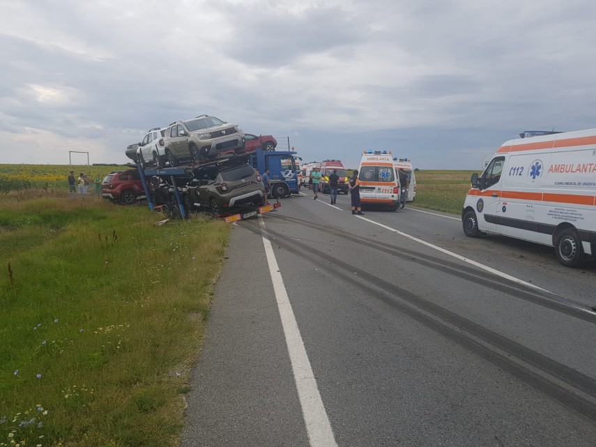 plan rosu de interventie activat in judetul olt 16 victime in urma unui grav carambol 695394 plan rosu de interventie activat in judetul olt 16 victime in urma unui grav carambol 695394