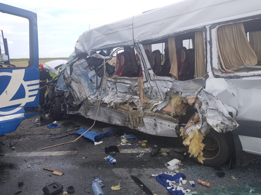 plan rosu de interventie activat in judetul olt 16 victime in urma unui grav carambol 695394 plan rosu de interventie activat in judetul olt 16 victime in urma unui grav carambol 695394