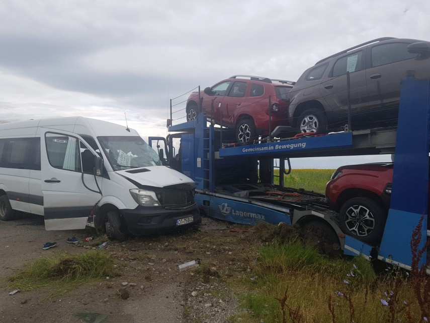 plan rosu de interventie activat in judetul olt 16 victime in urma unui grav carambol 695394 plan rosu de interventie activat in judetul olt 16 victime in urma unui grav carambol 695394