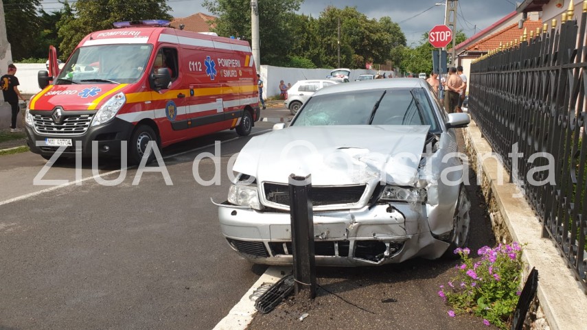 constanta accident la intersectia strazilor medeea cu petre poni o victima 695389 constanta accident la intersectia strazilor medeea cu petre poni o victima 695389