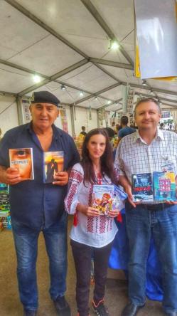 Iubitorii de lectură, invitaţi la târgul \