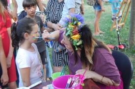 În universul Zbumzzi, poți fi orice vrei. Unicorni-curcubeu, fluturi în fel și fel de culori, pisicuțe sau lilieci 