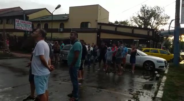 constanta schela desprinsa de furtuna in zona satu de vacanta galerie foto video 697315 constanta schela desprinsa de furtuna in zona satu de vacanta galerie foto video 697315