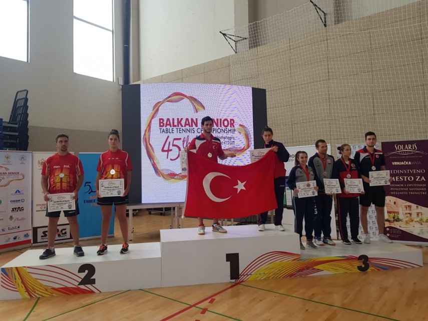 tenis de masa surorile alina si elena zaharia din constanta medaliate la campionatul balcanic de seniori tenis de masa surorile alina si elena zaharia din constanta medaliate la campionatul balcanic de seniori