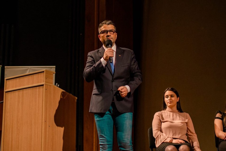 o colaborare intre administratia locala si studentii universitatilor de la malul marii cometoseaus proiectul o colaborare intre administratia locala si studentii universitatilor de la malul marii cometoseaus proiectul