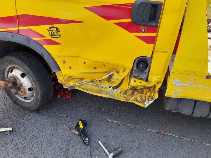 carambol pe autostrada a1 o camioneta un microbuz de marfa si doua autoturisme implicate 697666
