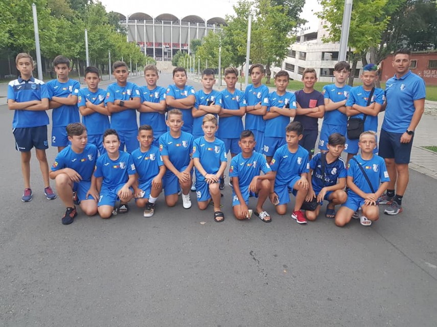 au jucat pe arena nationala grupa 2010 de la farul constanta pe podium la festivalul sportului pentru