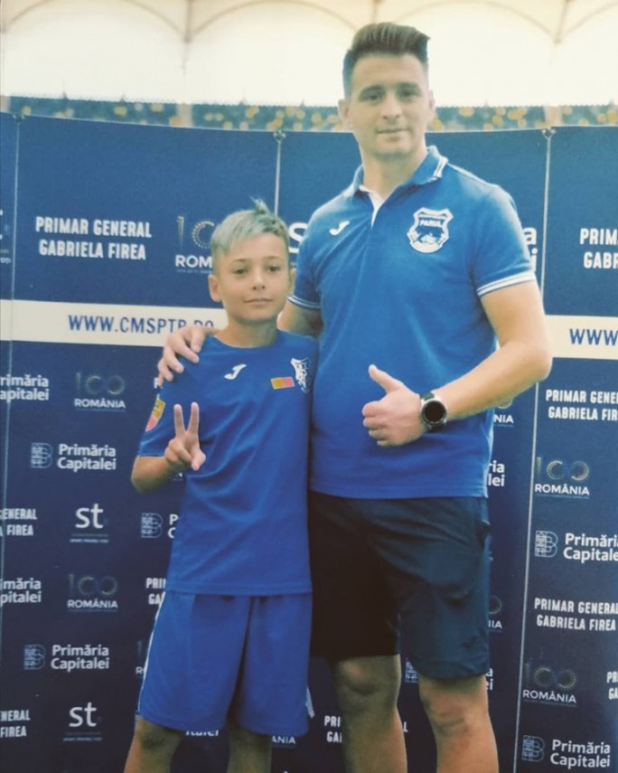 au jucat pe arena nationala grupa 2010 de la farul constanta pe podium la festivalul sportului pentru