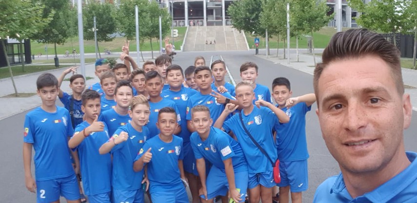 au jucat pe arena nationala grupa 2010 de la farul constanta pe podium la festivalul sportului pentru