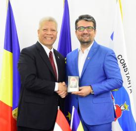 Ambasadorul Indoneziei la Bucureşti, vizită de lucru la Primăria Constanţa  
