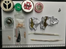 Vama vecheTineri suprinşi cu droguri asupra lor, de jandarmii constănţeni