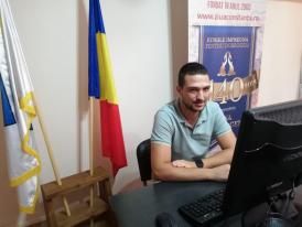 Interviu online cu medicul stomatolog Petru Mitrașcă La ce vârstă ar trebui adus un copil la stomatolog. Când și cum apar dinții strâmbi