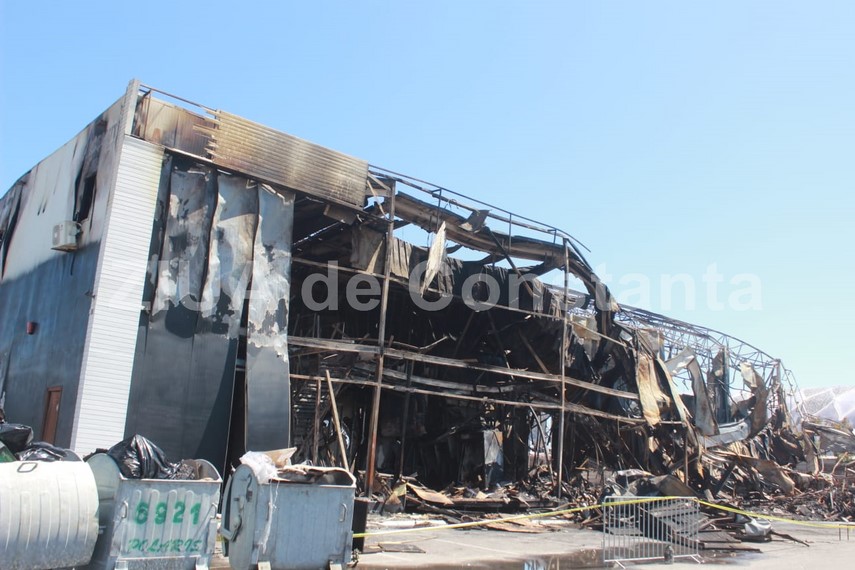 cum arata clubul bamboo din mamaia la doua zile de cand a fost pus la pamant de un incendiu galerie foto cum arata clubul bamboo din mamaia la doua zile de cand a fost pus la pamant de un incendiu galerie foto