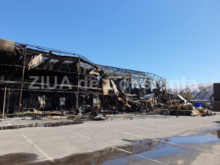 cum arata clubul bamboo din mamaia la doua zile de cand a fost pus la pamant de un incendiu galerie foto cum arata clubul bamboo din mamaia la doua zile de cand a fost pus la pamant de un incendiu galerie foto