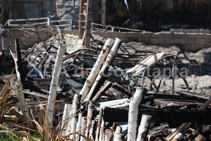 cum arata clubul bamboo din mamaia la doua zile de cand a fost pus la pamant de un incendiu galerie foto cum arata clubul bamboo din mamaia la doua zile de cand a fost pus la pamant de un incendiu galerie foto