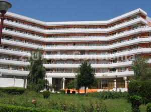 Se schimbă fața stațiunii Ambasador Mamaia SRL demolează un spațiu comercial pentru a construi un hotel de 3 etaje