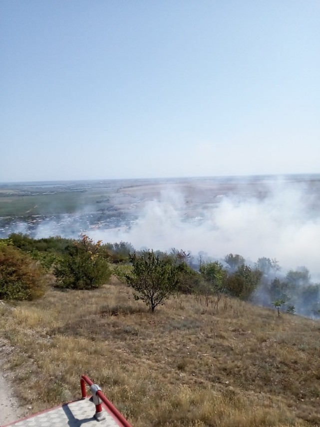 judetul tulcea zeci de hectare de vegetatie mistuite de flacari intervin forte impresionante 698883 judetul tulcea zeci de hectare de vegetatie mistuite de flacari intervin forte impresionante 698883