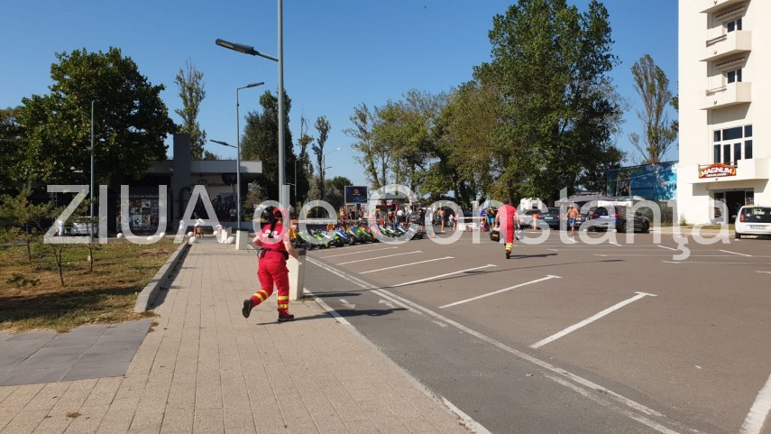 doua persoane in pericol de inec iar alta scoasa la mal la mamaia intervin echipaje smurd 699202 doua persoane in pericol de inec iar alta scoasa la mal la mamaia intervin echipaje smurd 699202