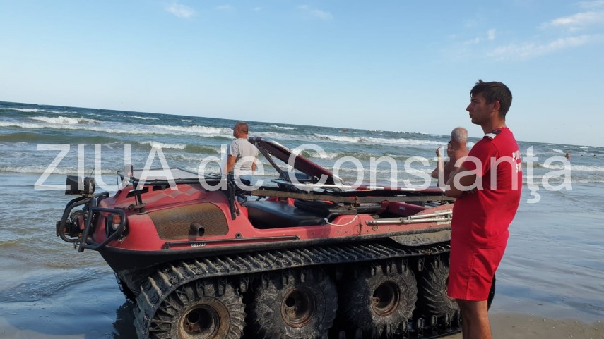 doua persoane in pericol de inec iar alta scoasa la mal la mamaia intervin echipaje smurd 699202 doua persoane in pericol de inec iar alta scoasa la mal la mamaia intervin echipaje smurd 699202