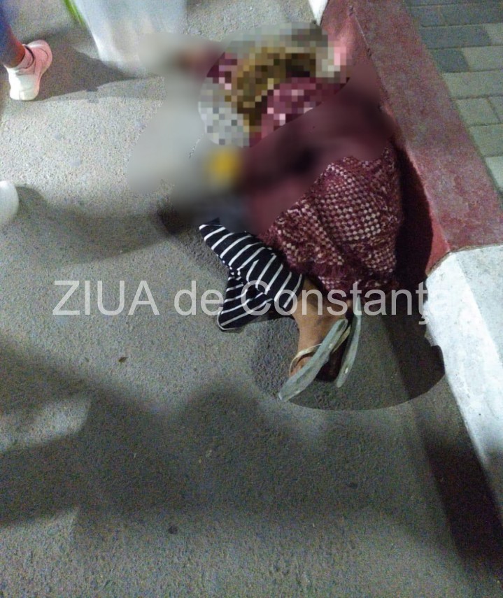 dramatic minori zac pe o strada din costinesti asteptand bani de la turisti un copil lovit de masina dramatic minori zac pe o strada din costinesti asteptand bani de la turisti un copil lovit de masina