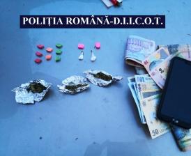 45 de români şi un cetăţean italian, prinşi cu droguri în Mamaia