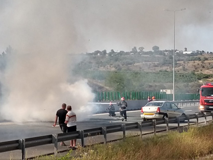 accident rutier urmat de incendiu pe autostrada soarelui video 699299 accident rutier urmat de incendiu pe autostrada soarelui video 699299