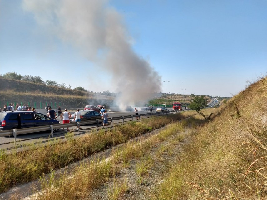 accident rutier urmat de incendiu pe autostrada soarelui video 699299 accident rutier urmat de incendiu pe autostrada soarelui video 699299