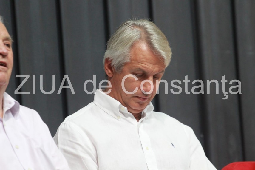 dancila huiduita din nou la mamaia conducerea psd fata in fata cu pensionarii din constanta galerie foto dancila huiduita din nou la mamaia conducerea psd fata in fata cu pensionarii din constanta galerie foto