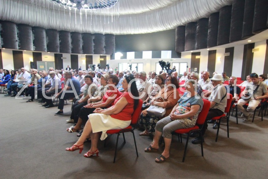 dancila huiduita din nou la mamaia conducerea psd fata in fata cu pensionarii din constanta galerie foto dancila huiduita din nou la mamaia conducerea psd fata in fata cu pensionarii din constanta galerie foto