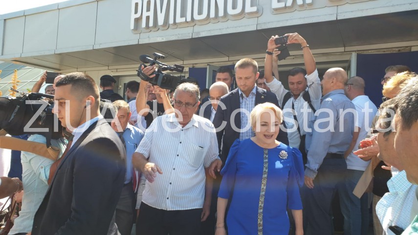 dancila huiduita din nou la mamaia conducerea psd fata in fata cu pensionarii din constanta galerie foto dancila huiduita din nou la mamaia conducerea psd fata in fata cu pensionarii din constanta galerie foto