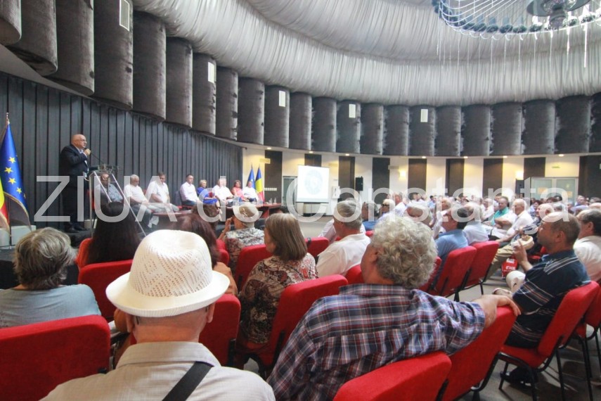 dancila huiduita din nou la mamaia conducerea psd fata in fata cu pensionarii din constanta galerie foto dancila huiduita din nou la mamaia conducerea psd fata in fata cu pensionarii din constanta galerie foto