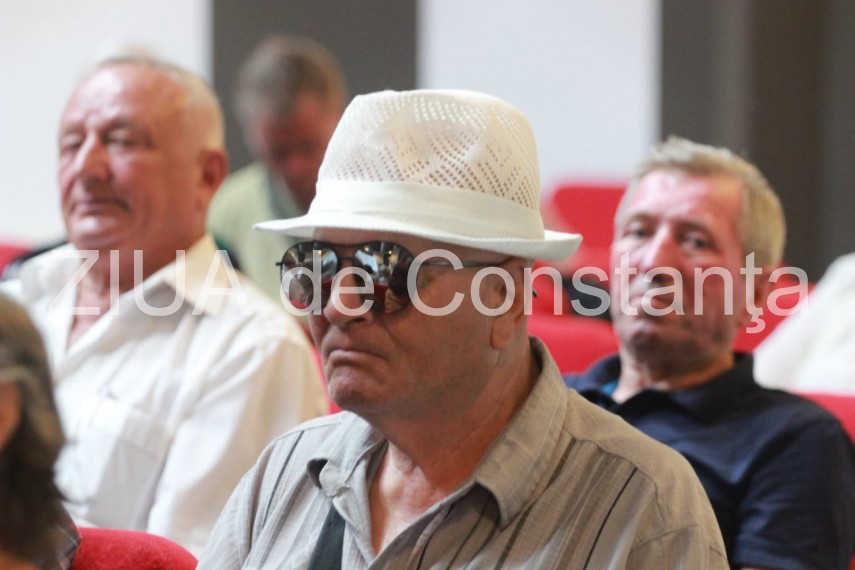 dancila huiduita din nou la mamaia conducerea psd fata in fata cu pensionarii din constanta galerie foto dancila huiduita din nou la mamaia conducerea psd fata in fata cu pensionarii din constanta galerie foto