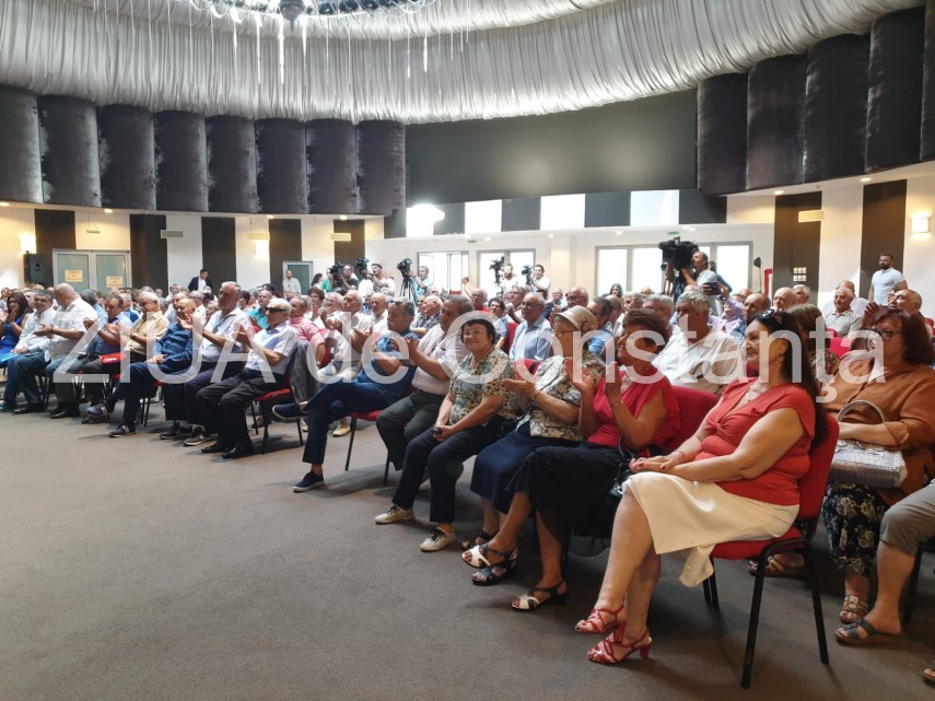 dancila huiduita din nou la mamaia conducerea psd fata in fata cu pensionarii din constanta galerie foto dancila huiduita din nou la mamaia conducerea psd fata in fata cu pensionarii din constanta galerie foto