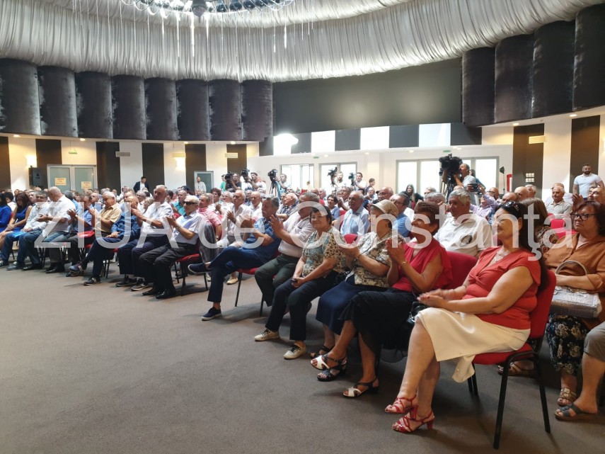 dancila huiduita din nou la mamaia conducerea psd fata in fata cu pensionarii din constanta galerie foto dancila huiduita din nou la mamaia conducerea psd fata in fata cu pensionarii din constanta galerie foto