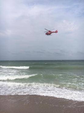 Persoană în pericol de înec, în Vama Veche. Intervine elicopterul SMURD (Galerie foto+video)    