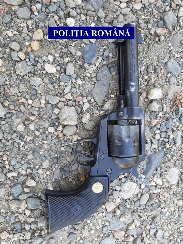 politia romana actiune pentru prevenirea si combaterea ilegalitatilor cu arme si munitii opt persoane politia romana actiune pentru prevenirea si combaterea ilegalitatilor cu arme si munitii opt persoane