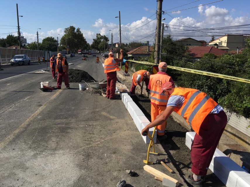 primaria constantei lucreaza la rampele de acces pe pasajul cumpanei galerie foto 699916