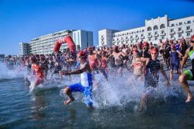 Probele de triatlon și aquatlon din Mamaia reunesc peste 200 de sportivi străini din întreaga lume (galerie foto)