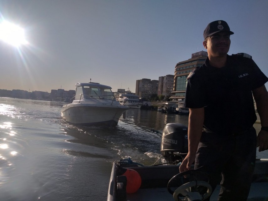 ambarcatiune gasita pe dunare de catre pompierii isu tulcea 700341 ambarcatiune gasita pe dunare de catre pompierii isu tulcea 700341