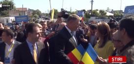 Klaus Iohannis în turneu electoral în inima Olteniei. Ce au scandat fanii