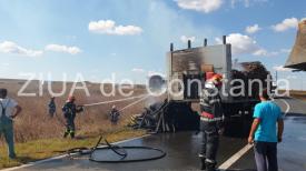 Zece tone de lemne au ars în urma incendiului izbucnit la un camion, în Techirghiol