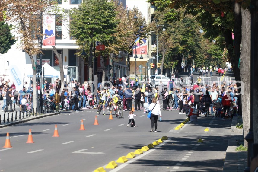imagini de la eveniment bulevardul tomis din constanta pietonal pentru o zi copiii fac sport cu ocazia imagini de la eveniment bulevardul tomis din constanta pietonal pentru o zi copiii fac sport cu ocazia