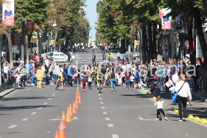 imagini de la eveniment bulevardul tomis din constanta pietonal pentru o zi copiii fac sport cu ocazia imagini de la eveniment bulevardul tomis din constanta pietonal pentru o zi copiii fac sport cu ocazia