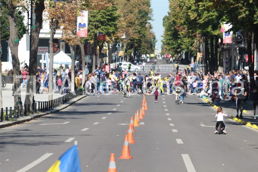 imagini de la eveniment bulevardul tomis din constanta pietonal pentru o zi copiii fac sport cu ocazia imagini de la eveniment bulevardul tomis din constanta pietonal pentru o zi copiii fac sport cu ocazia