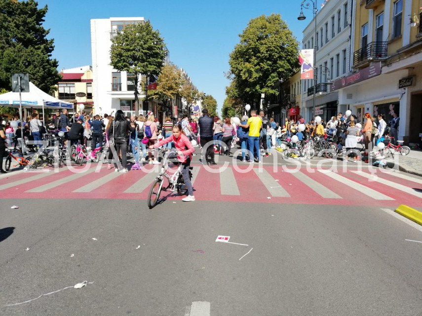 imagini de la eveniment bulevardul tomis din constanta pietonal pentru o zi copiii fac sport cu ocazia imagini de la eveniment bulevardul tomis din constanta pietonal pentru o zi copiii fac sport cu ocazia