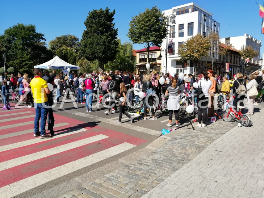 imagini de la eveniment bulevardul tomis din constanta pietonal pentru o zi copiii fac sport cu ocazia imagini de la eveniment bulevardul tomis din constanta pietonal pentru o zi copiii fac sport cu ocazia