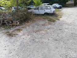 Constănţeanul supărat  „Un teren semi-viran din Tomis Nord eliberat de garaje, pârloagă până când proprietarul îşi va construi blocul“ (galerie foto)