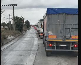 Blocaj total la intrare în Portul Constanţa. Maşini pe kilometri întregi la coadă