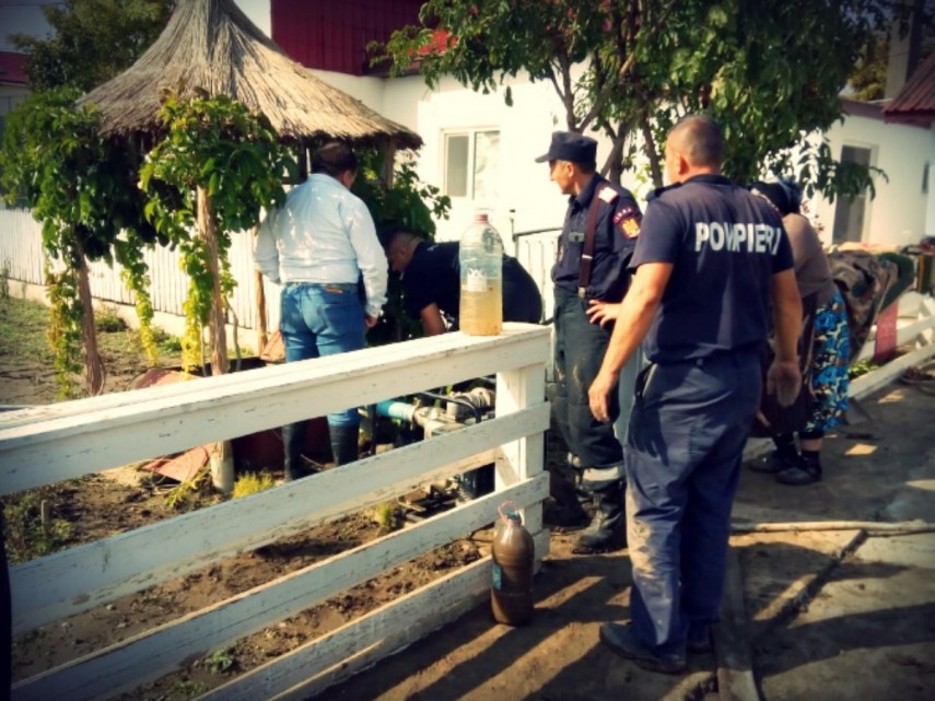 pompierii constanteni au actionat in sinoe in urma inundatiilor galerie foto 701377 pompierii constanteni au actionat in sinoe in urma inundatiilor galerie foto 701377